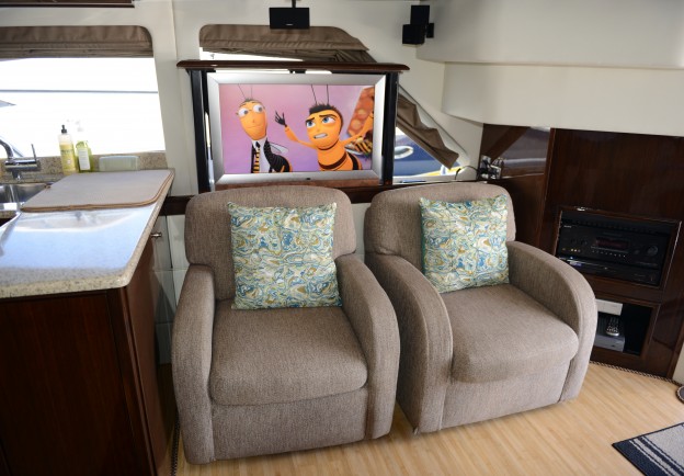 Salon entertainment center